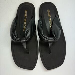 NIB Stuart‎ Weitzman Cassie Black Leather Thong Sandals Size 10B